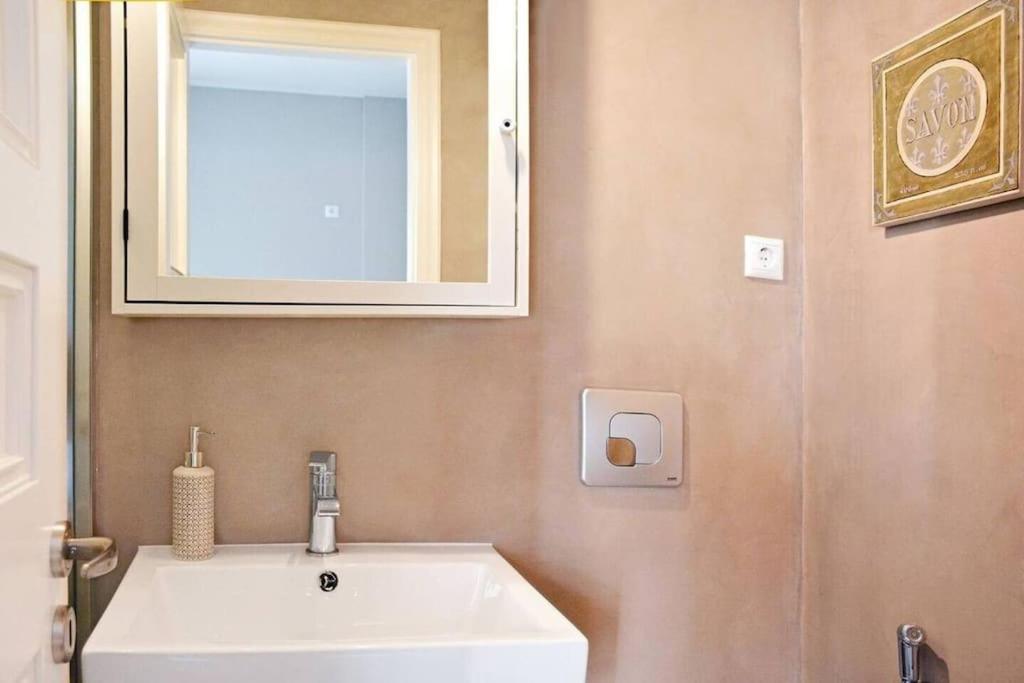 Near Acropolis, 3 Bedroom 2 Bathroom Big Beautiful Apt Atenas Exterior foto