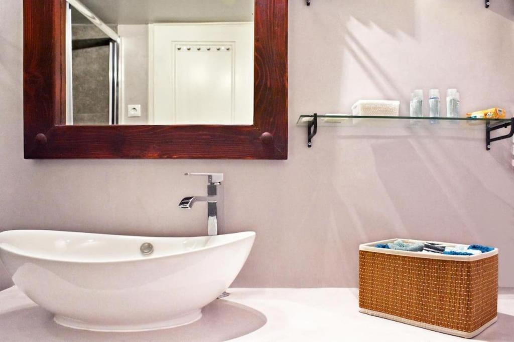 Near Acropolis, 3 Bedroom 2 Bathroom Big Beautiful Apt Atenas Exterior foto